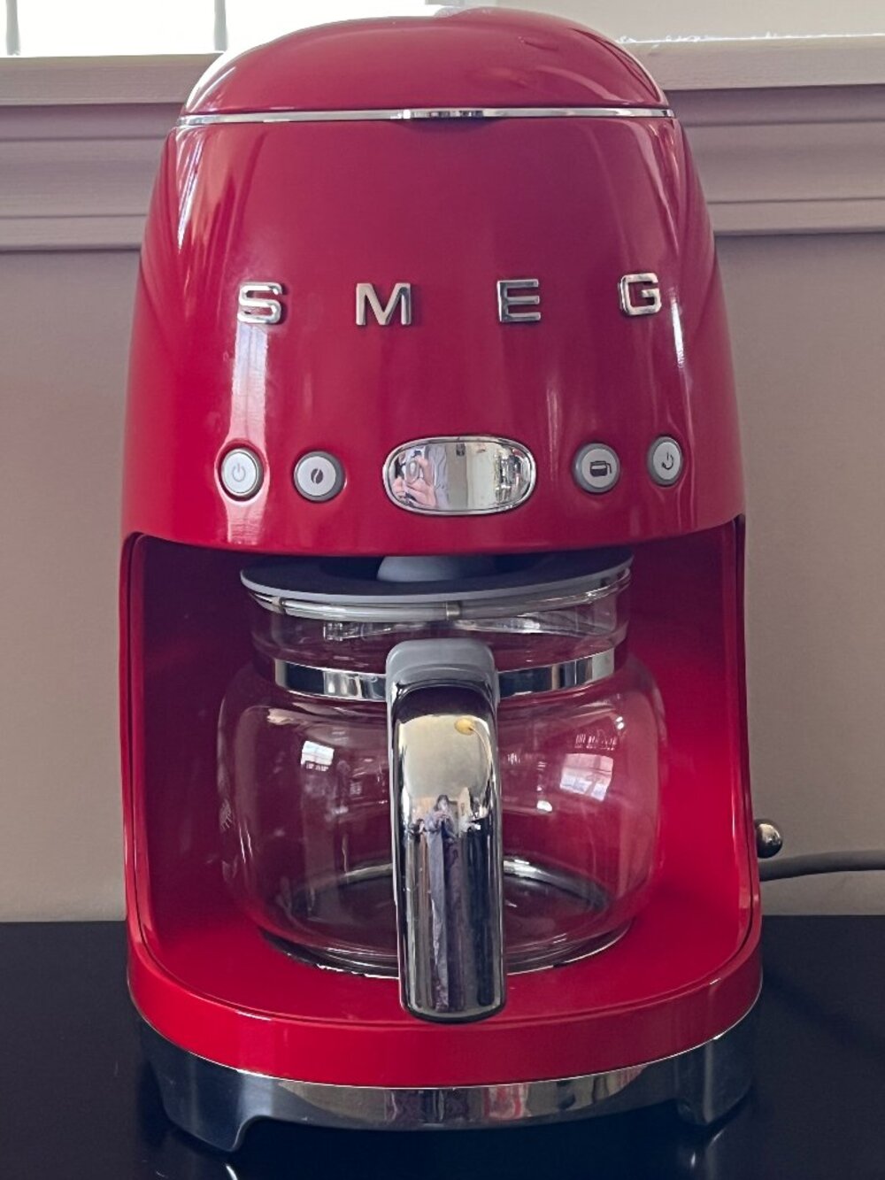 SMEG Drip Coffee Maker, 10-cup - Picture 2 of 5